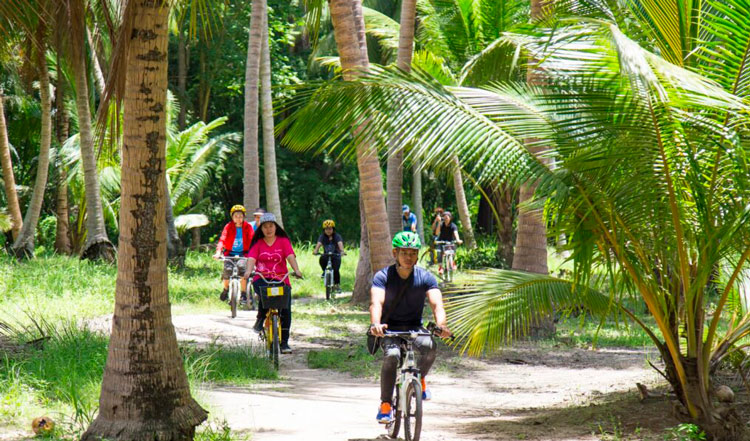 Découverte de la vie rural thailandaise à vélo à Takhian Tia