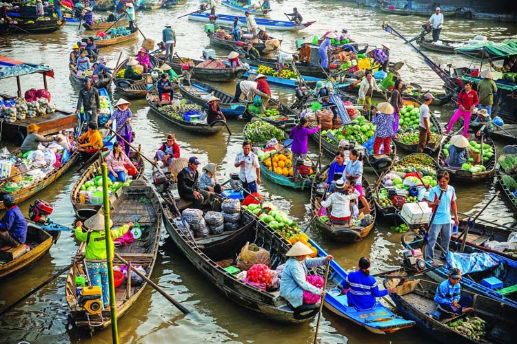 Marché flottant dans le Delta du Mékong