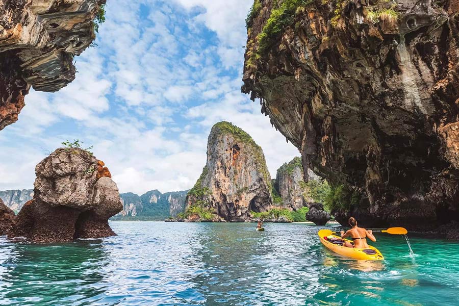 Krabi est l'une des destinations balnéaires au Cambodge et en Thaïlande.