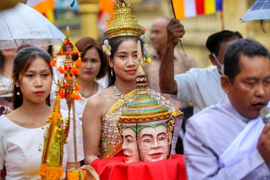 la différence entre les festivals de l'eau au Laos, au Cambodge et en Thaïlande ?