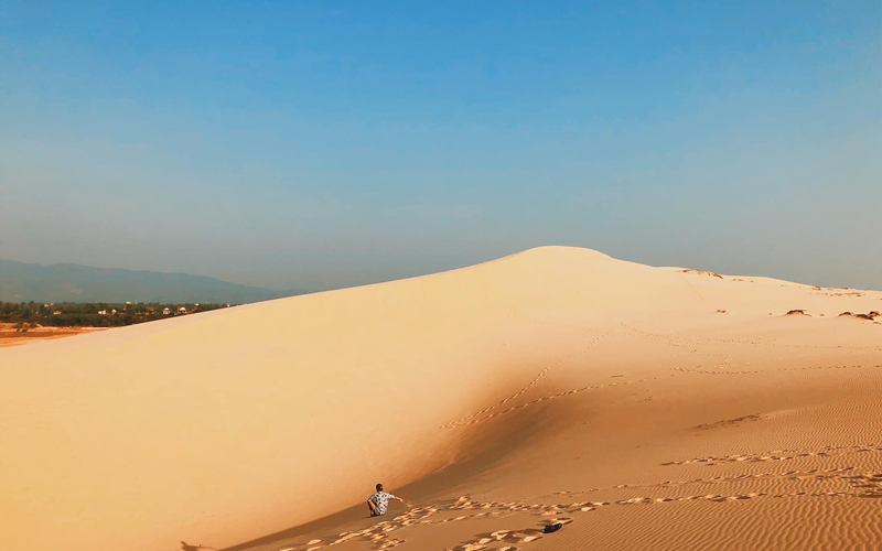 exploration des dunes de sable de quang phu a quang binh au vietnam