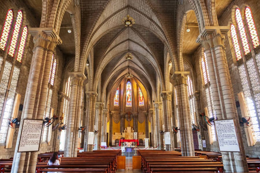 Charme de l’Église en pierre de Nha Trang