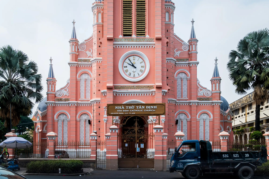 eglises-feter-Noel-Ho-Chi-Minh-Ville