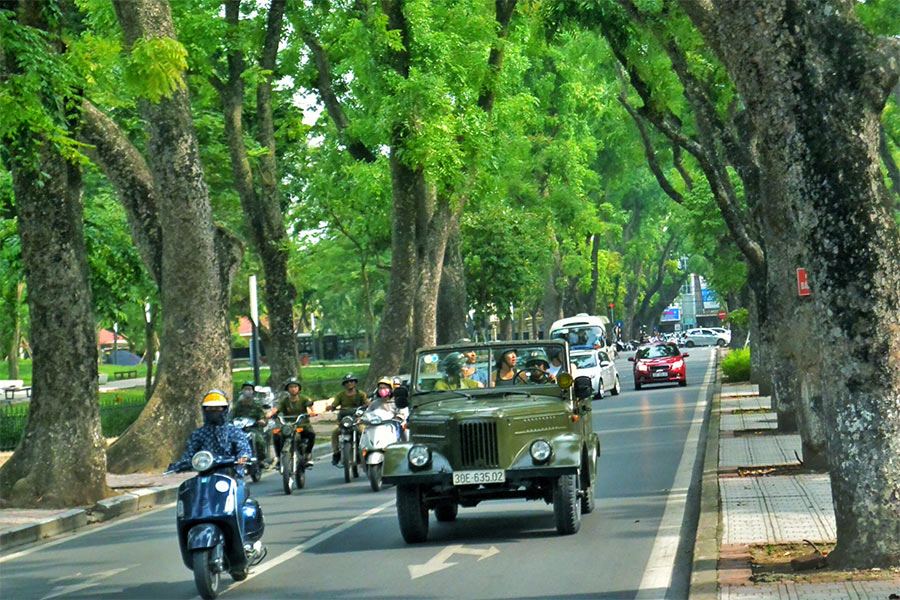 Le circuit à Hanoi en Jeep commencera au centre ville