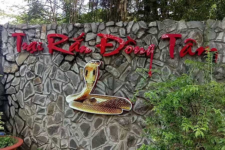 Ferme aux serpents de Dong Tam, une site touristique unique