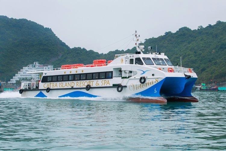 Ferry de la ville de Hai Phong à Cat Ba
