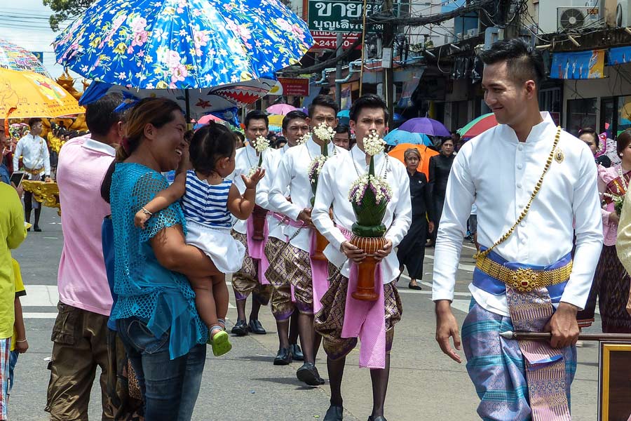 Festival des bougies à Ubon Ratchathani 