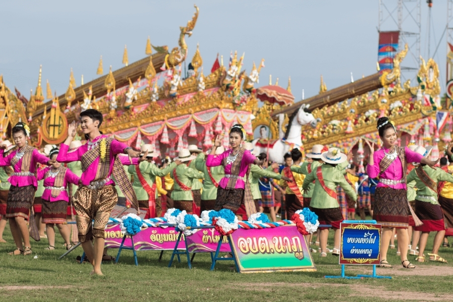 Le Bun Bang Fai est l'un des festivals en Thaïlande les plus explosifs dans l'Isan.