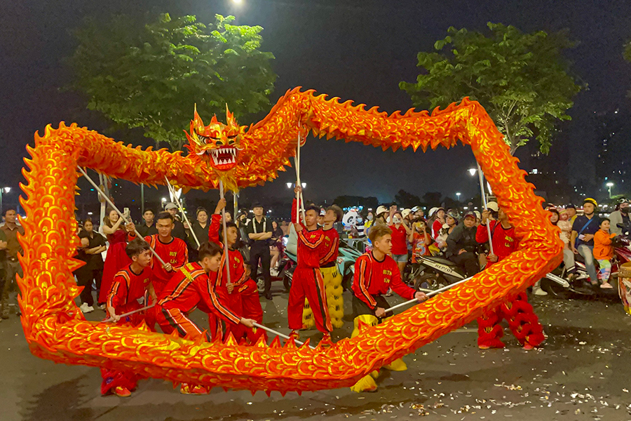 La rue piétonne Nguyen Hue propose souvent des activités culturelles à l’occasion de la fête de la Mi-Automne