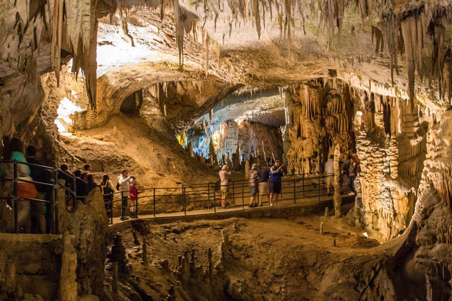 la Grotte de Mo Luong