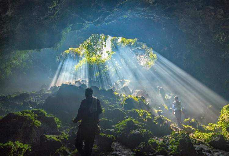 La grotte volcanique de Chu Bluk