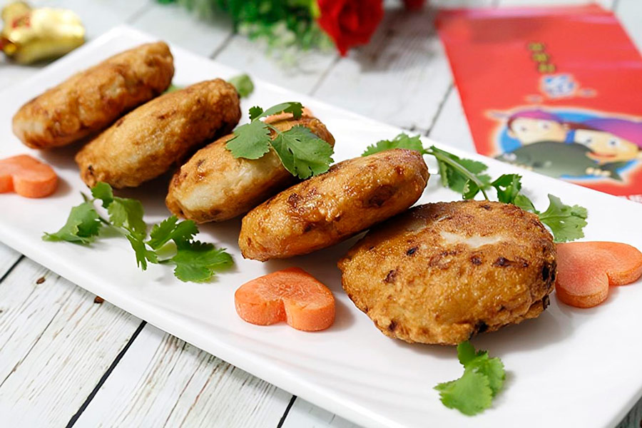 Les galettes de poulet de Tieu Quan est une spécialité incontounable de Hung Yen