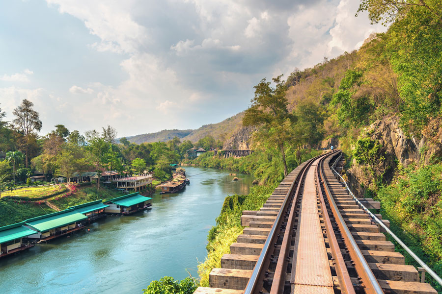 Kanchanaburi ou Chiang Mai : quelle destination choisir pour votre voyage en Thaïlande ?