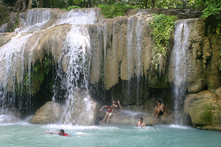 Kanchanaburi ou Chiang Mai : quelle destination choisir pour votre voyage en Thaïlande ?