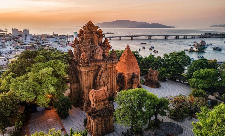 Outre les magnifiques plages, Khanh Hoa compte de nombreuses attractions célèbres