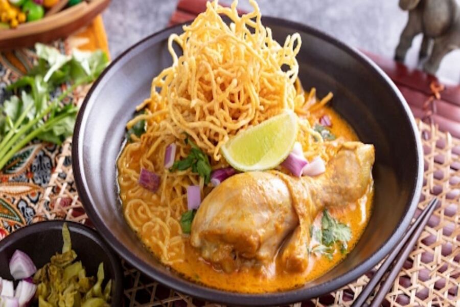 Vous pouvez goûter au célèbre khao soi