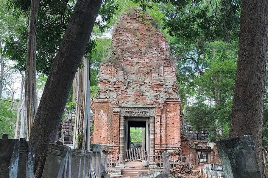 Le temple de Prasat Krahom à Koh Ker