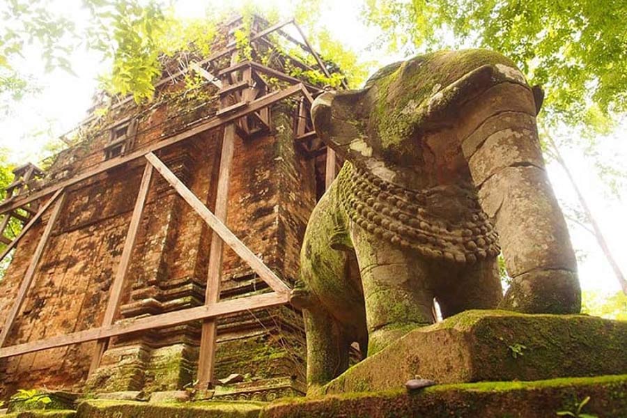 Le temple de Prasat Damrei à Koh Ker