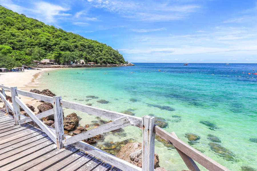 L'île de Koh Lan vous promet des moments de paix lors de votre voyage en Thaïlande