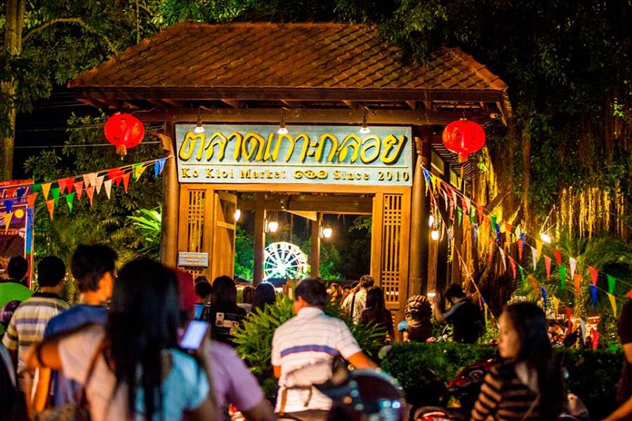 Le marché flottant de Ko Kloi est un lieu pour découvrir la culture du peuple thaïlandais