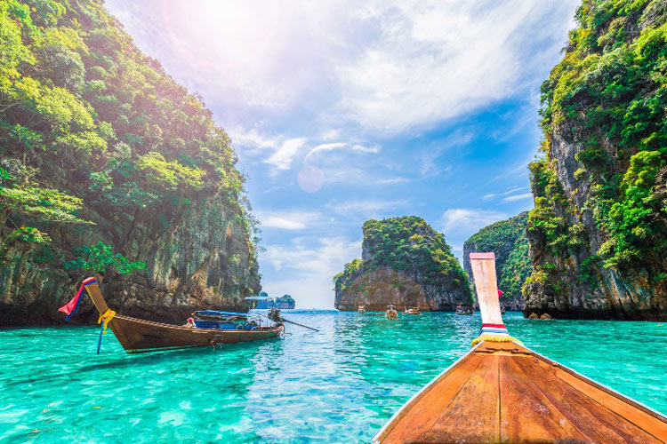 Lorsqu'ils évoquent Krabi, les visiteurs penseront immédiatement aux îles calcaires et à l'eau de mer claire.