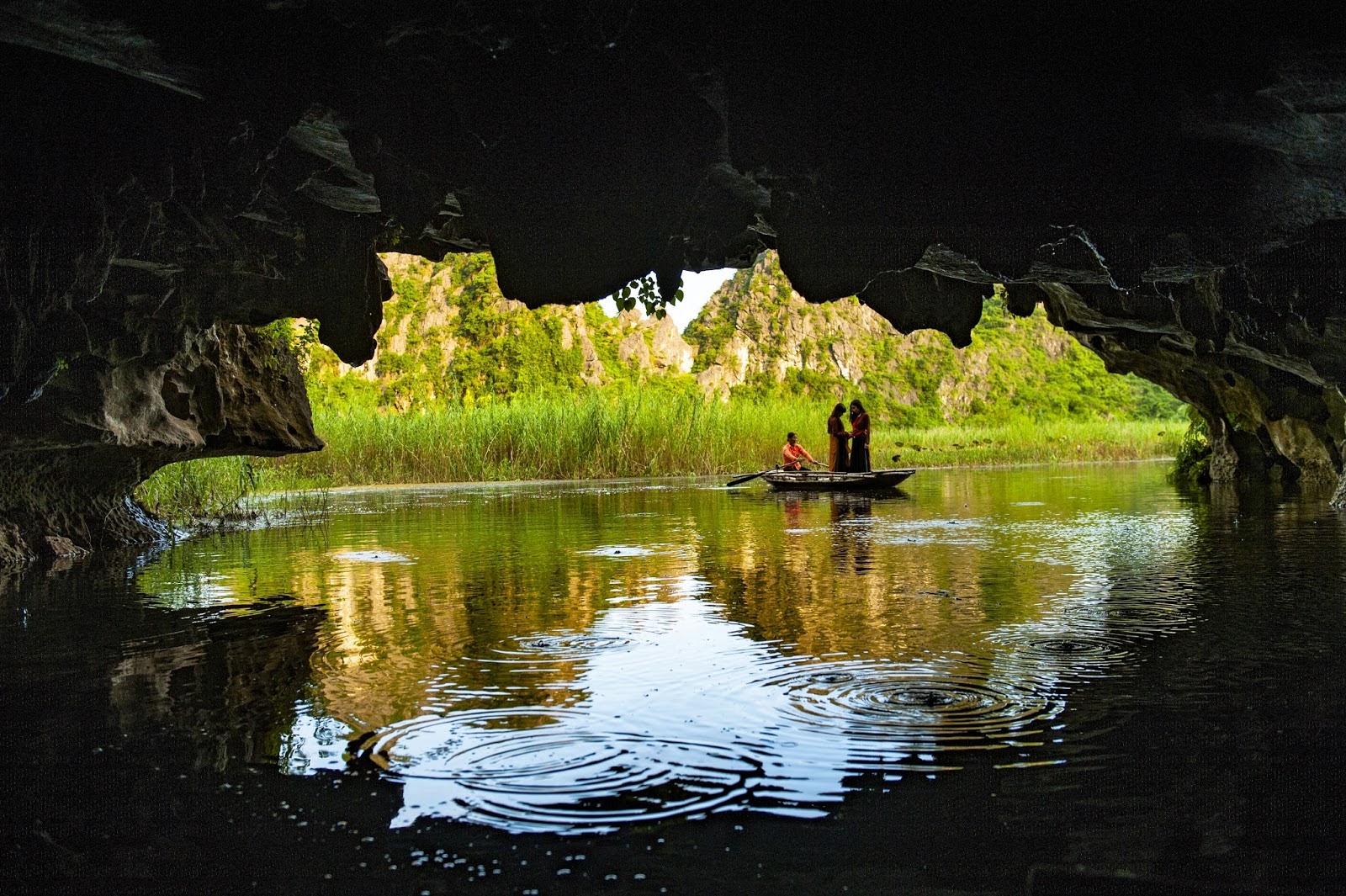 La lagune de Van Long abrite plus de 100 grottes naturelles magnifiques