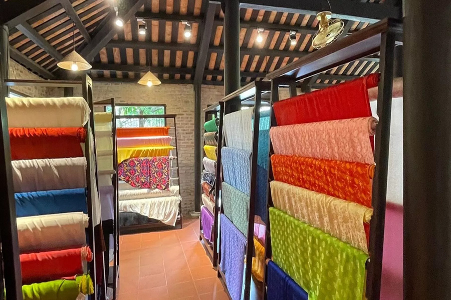 Atelier de couture à Hoi An spécialisé en soie