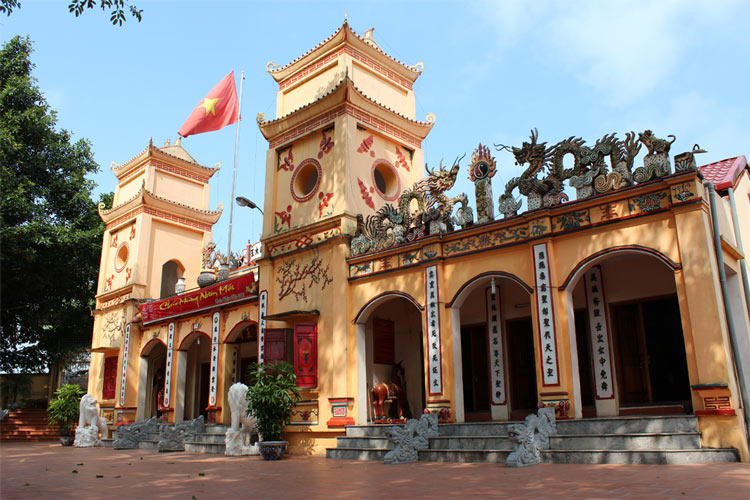 Le temple Ky Cung a une valeur à la fois spirituelle et historique