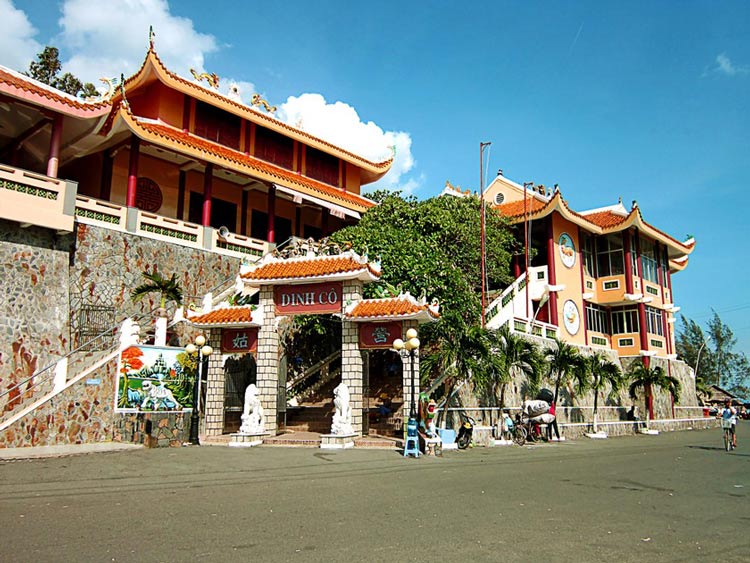  Le temple de  Dinh Co
