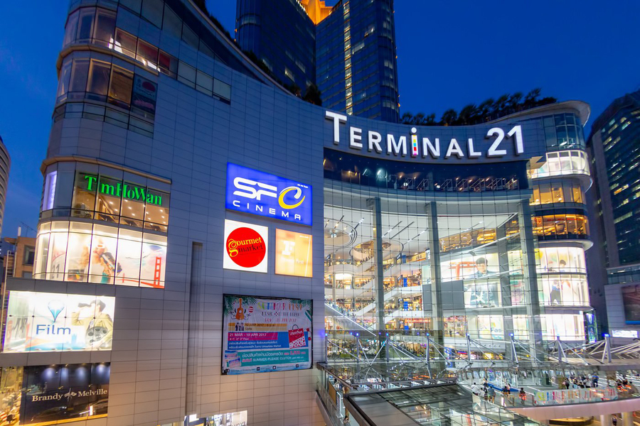 Le food court de Terminal 21 est une excellente adresse pour manger pas cher à Bangkok