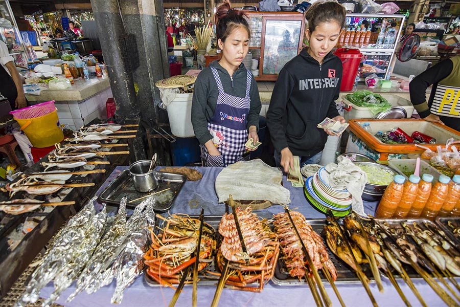 Le marché central à Phnom Penh est un paradis du streetfood de la ville