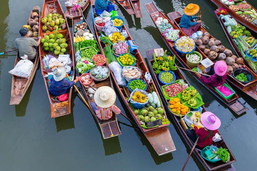 Marchés flottants près de Bangkok - une caractéristique culturelle typique de la Thaïlande