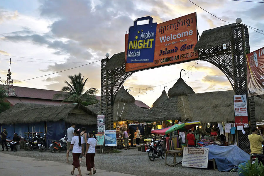 Le marché nocturne d'Angkor ouvre à la fin d'après-midi tous les jours