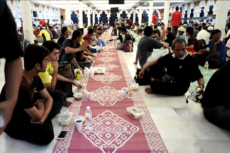Marchés nocturnes du Ramadan en Malaisie : guide des meilleurs bazaars