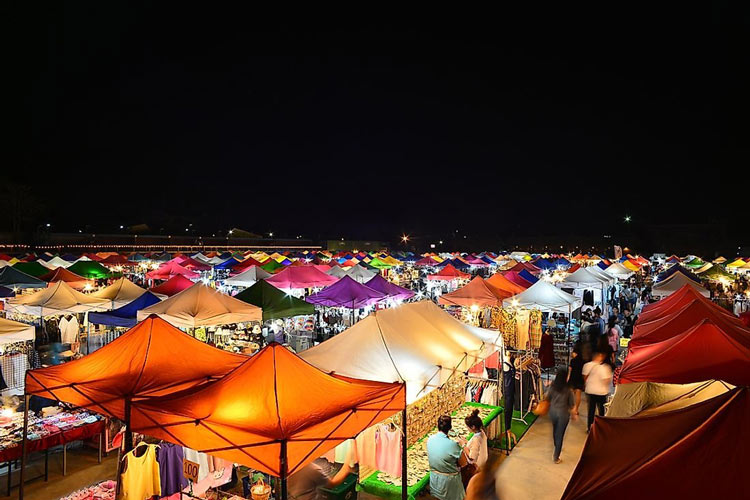 Le marché nocturne de Sukhothai