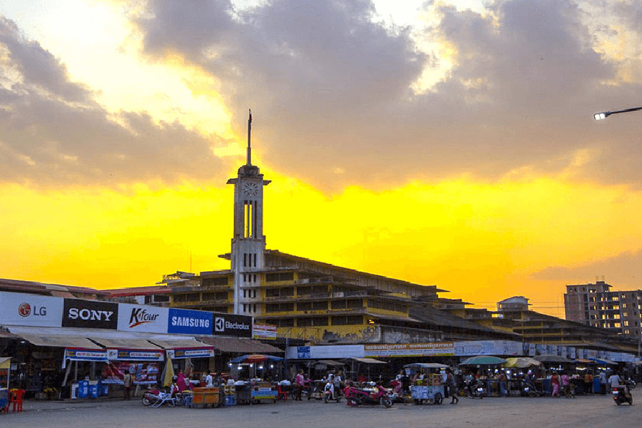 marché de Psar Nath sous le coucher du soleil