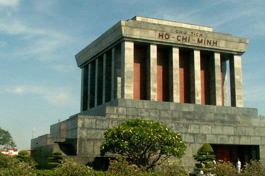 Mausolée de Ho Chi Minh est un site historique emblématique au cœur de Hanoï