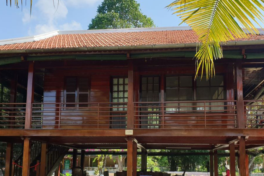 Maison sur Pilotis de Ho Chi Minh située à quelques pas du mausolée de Ho Chi Minh
