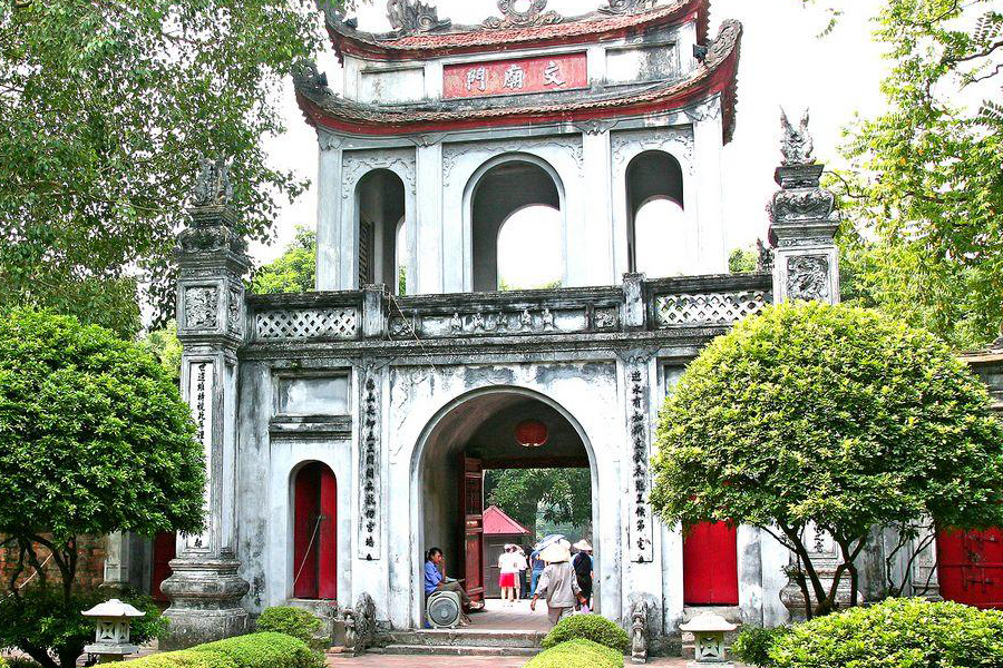Outre le mausolée de Ho Chi Minh, le Temple de la Littérature est également un lieu à ne pas manquer