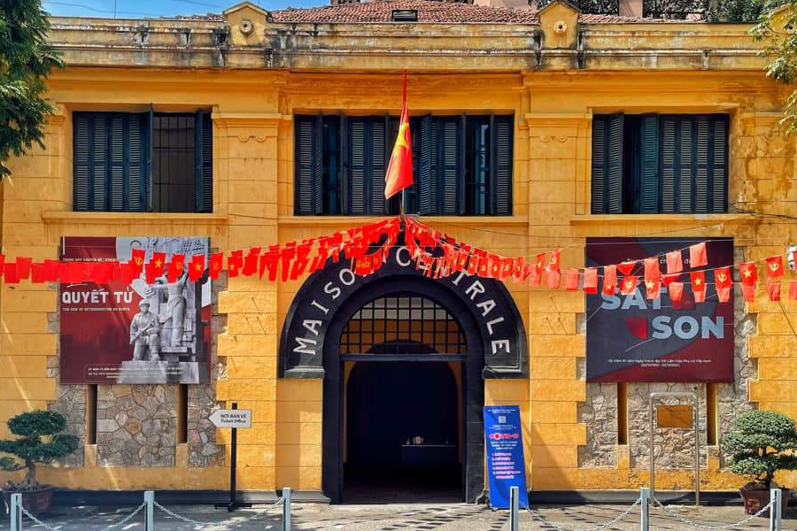 Tout comme le mausolée de Ho Chi Minh, la prison de Hoa Lo est également un moment historique