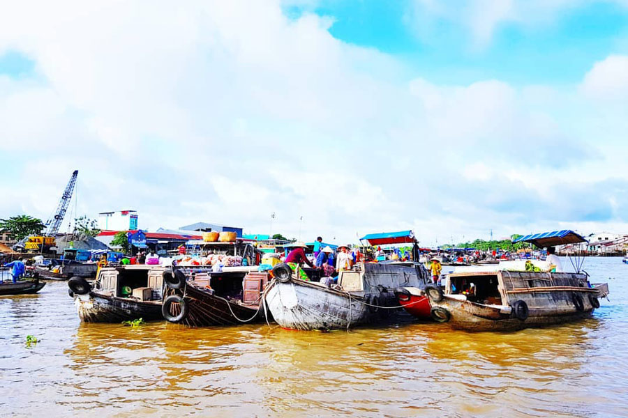 Les marchés flottants au Delta du Mékong