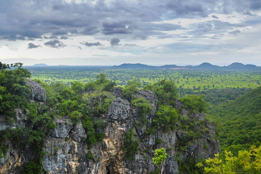 À Propos du Montagne de Phnom Sampeau