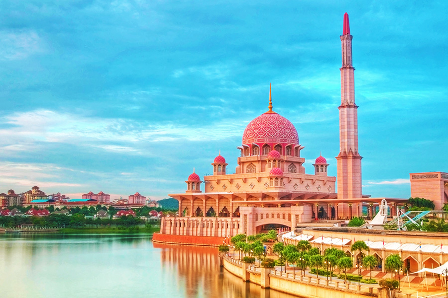 Mosquée Putra, un chef-d'œuvre rosé imposant