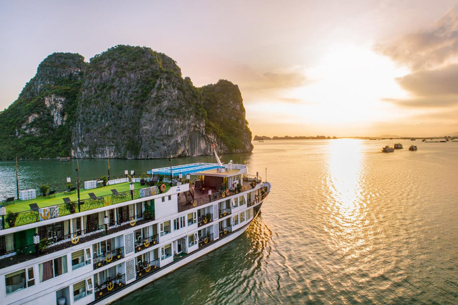 Croisière est bateau sont les moyens de transport du Vietnam 