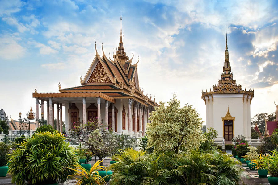 Vue de la Pagode d’Argent à Phnom Penh, site culturel incontournable du Cambodge en une semaine
