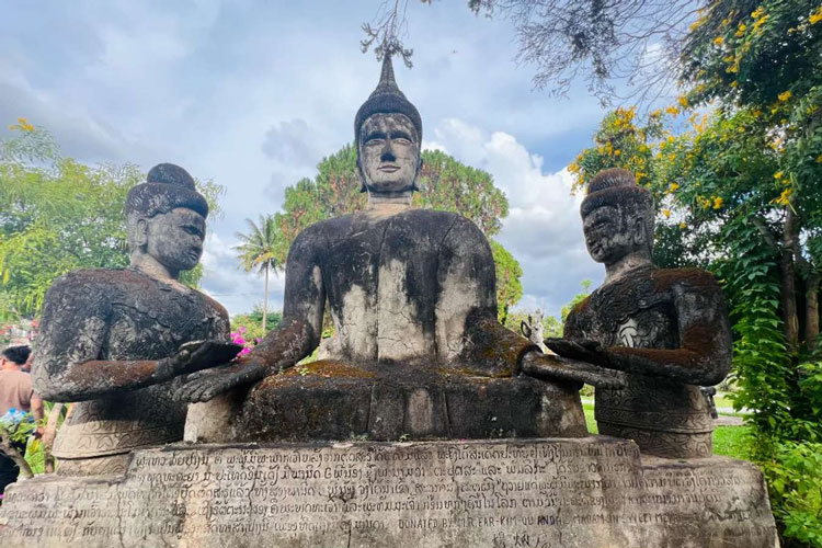 Le parc du Bouddha est une destination à ne pas manquer lors de la visite à Laos