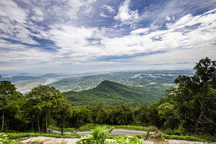 En été le parc national de Ba Vi vous offre un paysage panoramique sur le district de Ba Vi