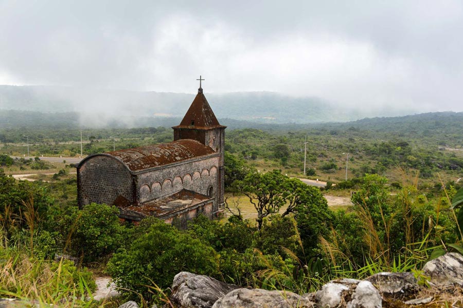 L'ancienne église au parc national de Preah Monivong