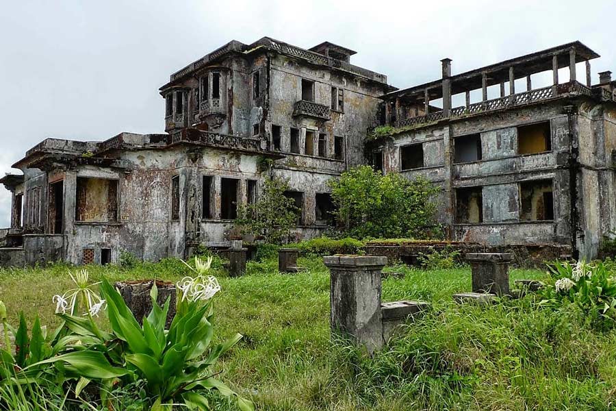 Bokor Hill Station -  traces de l'architecture coloniale française au parc nation de Preah Monivong