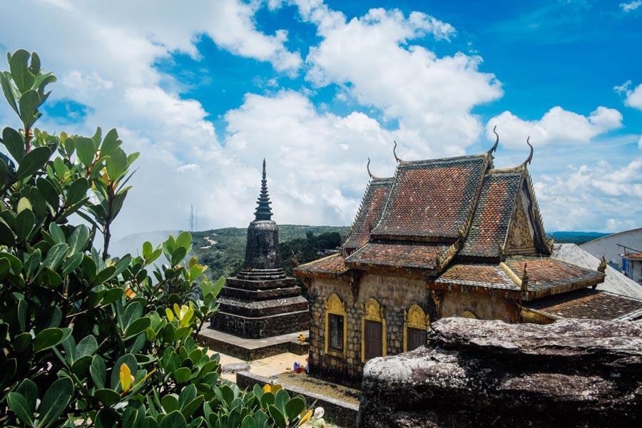 Wat Sampov Pram - la pagode la plus haute du Cambodge au parc national de Preah Monivong 